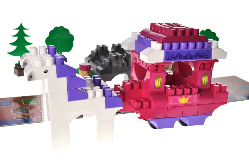 Klocki Konstrukcyjne QB300-201 „Block&Steps: Podróż Księżniczek”