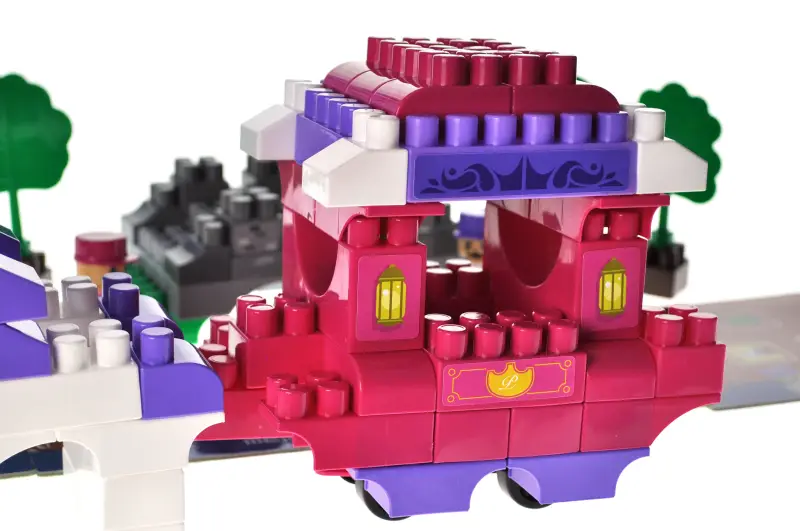 Klocki Konstrukcyjne QB300-201 „Block&Steps: Podróż Księżniczek”